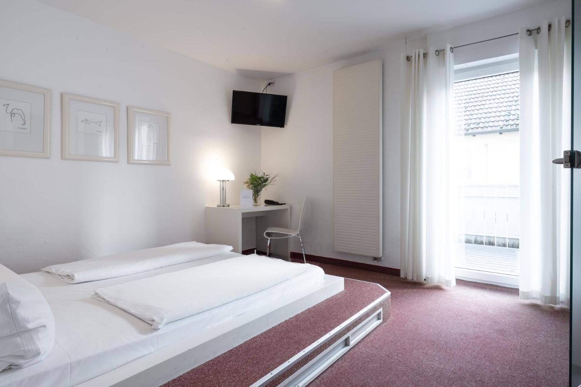 Landhotel 3Kronen Adelsdorf Exterior photo